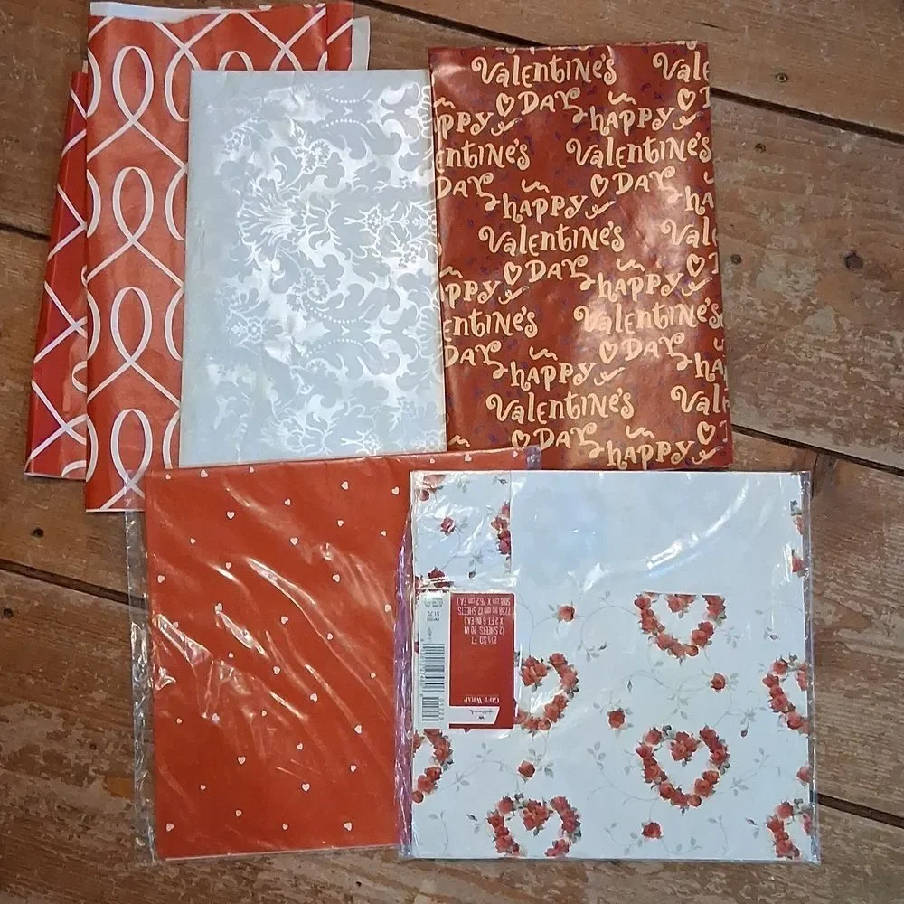 Vintage Valentines‎ DAY Wrapping Paper, Gift Bags, Decor, Lot Of 14 Pc.